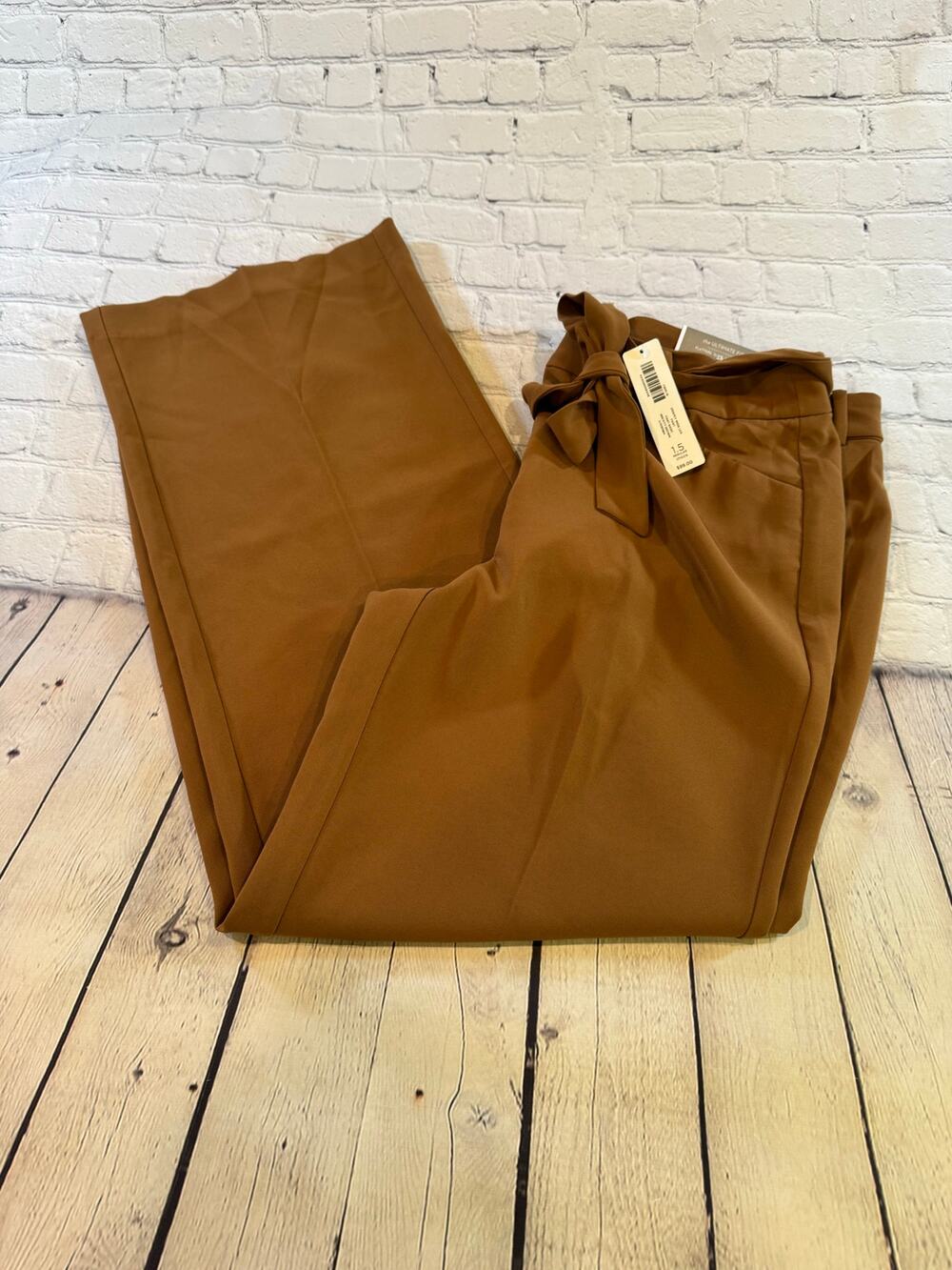 Chico Pants. Size 1.5 (10) Work pants. Cropped. Wide leg. Belt. Dark tan. NWT